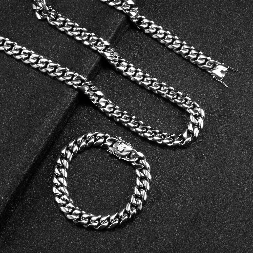 Havana Bold: Men's Cuban Chain Necklace