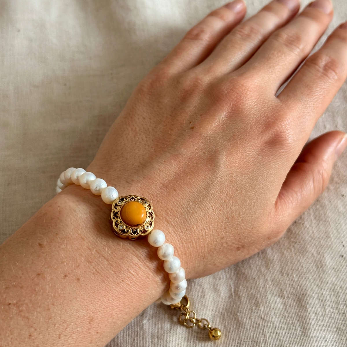 Freshwater Pearl Bracelet wt Honey Yellow Agate
