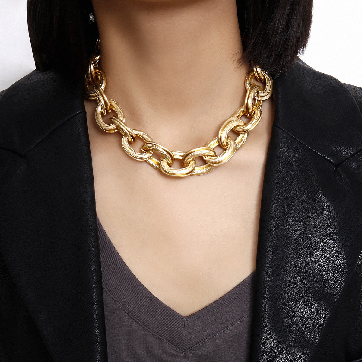 Bold Sovereign: Chunky Statement Necklace