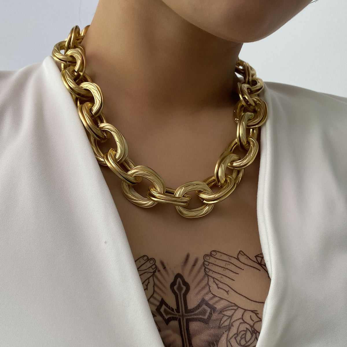 Bold Sovereign: Chunky Statement Necklace