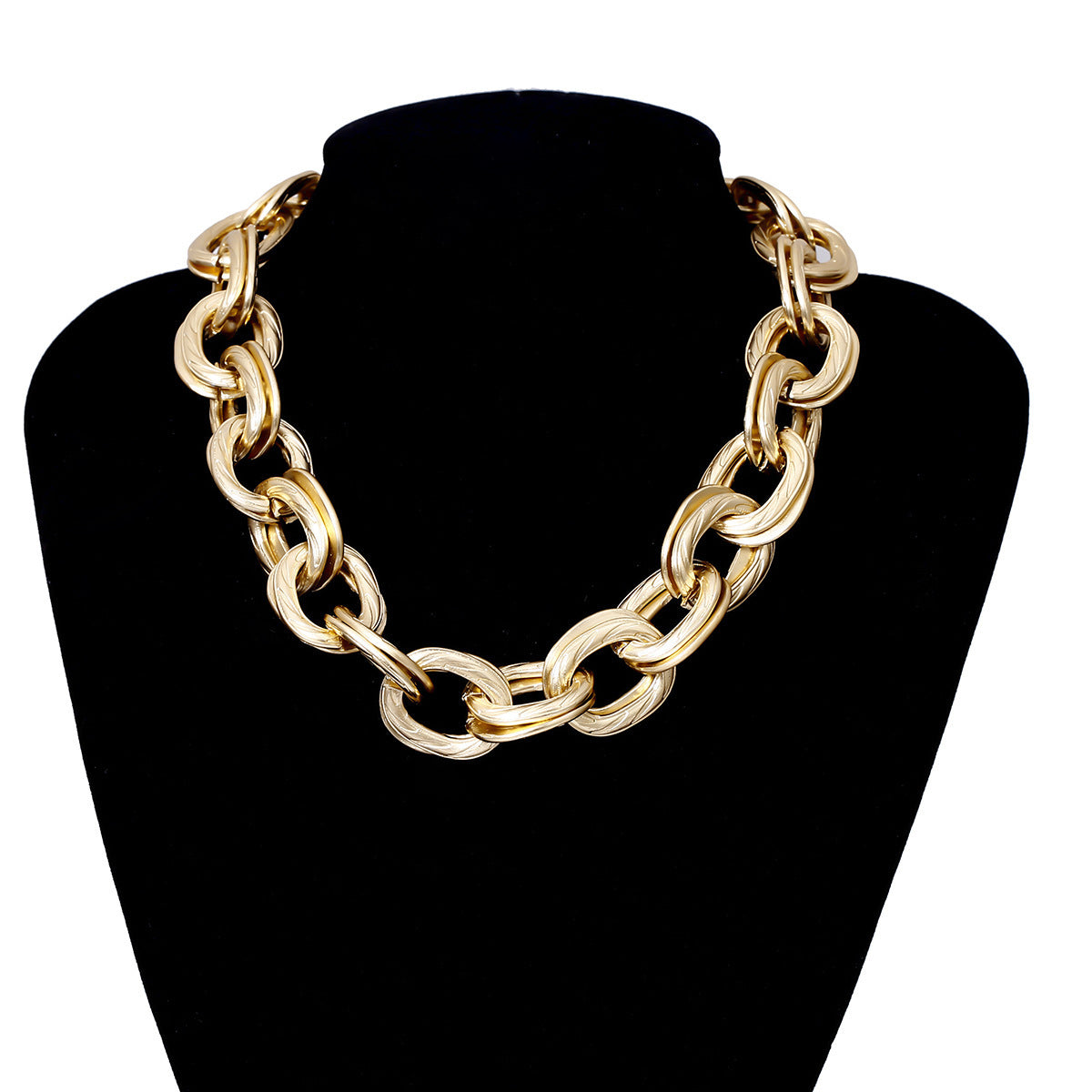 Bold Sovereign: Chunky Statement Necklace