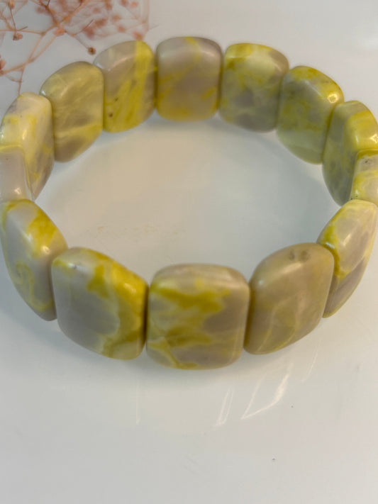Jade Bloom: Hand-Carved Cauliflower Jade Bangle